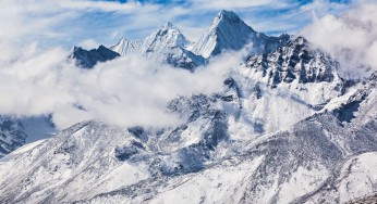 Salju Gunung Everest Meleleh, Ribuan Kilo Tinja Ditemukan