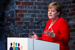 Misteri Angela Merkel Gemetaran