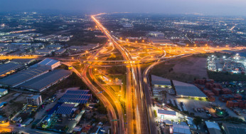 Kebiasaan Orang Indonesia saat Memacu Mobil di Tol