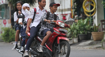Remaja Cedera: Iseng di Sekolah Sampai Tumbal Jalan Raya