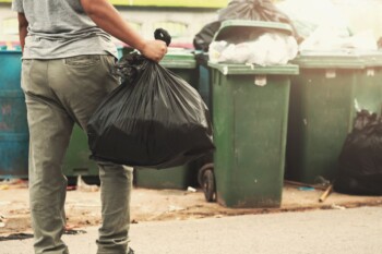 Ironi Tiap Penduduk Indonesia Hasilkan 698 Kg Sampah Plastik
