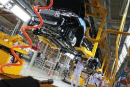 Ramai-Ramai Bikin Pabrik Mobil di Indonesia, China Paling Agresif