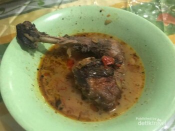 Kuliner Banyuwangi: Ayam Pedas Berkuah sampai Nasi Bungkus