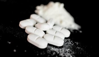 Kenapa Banyak Seleb Tergoda Narkoba Amfetamin?