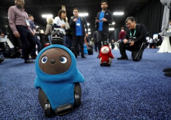 Robot Lovot yang dipamerkan di CES 2020, Las Vegas, Nevada, Amerika Serikat, 5 Januari 2020. (Reuters/Steve Marcus)