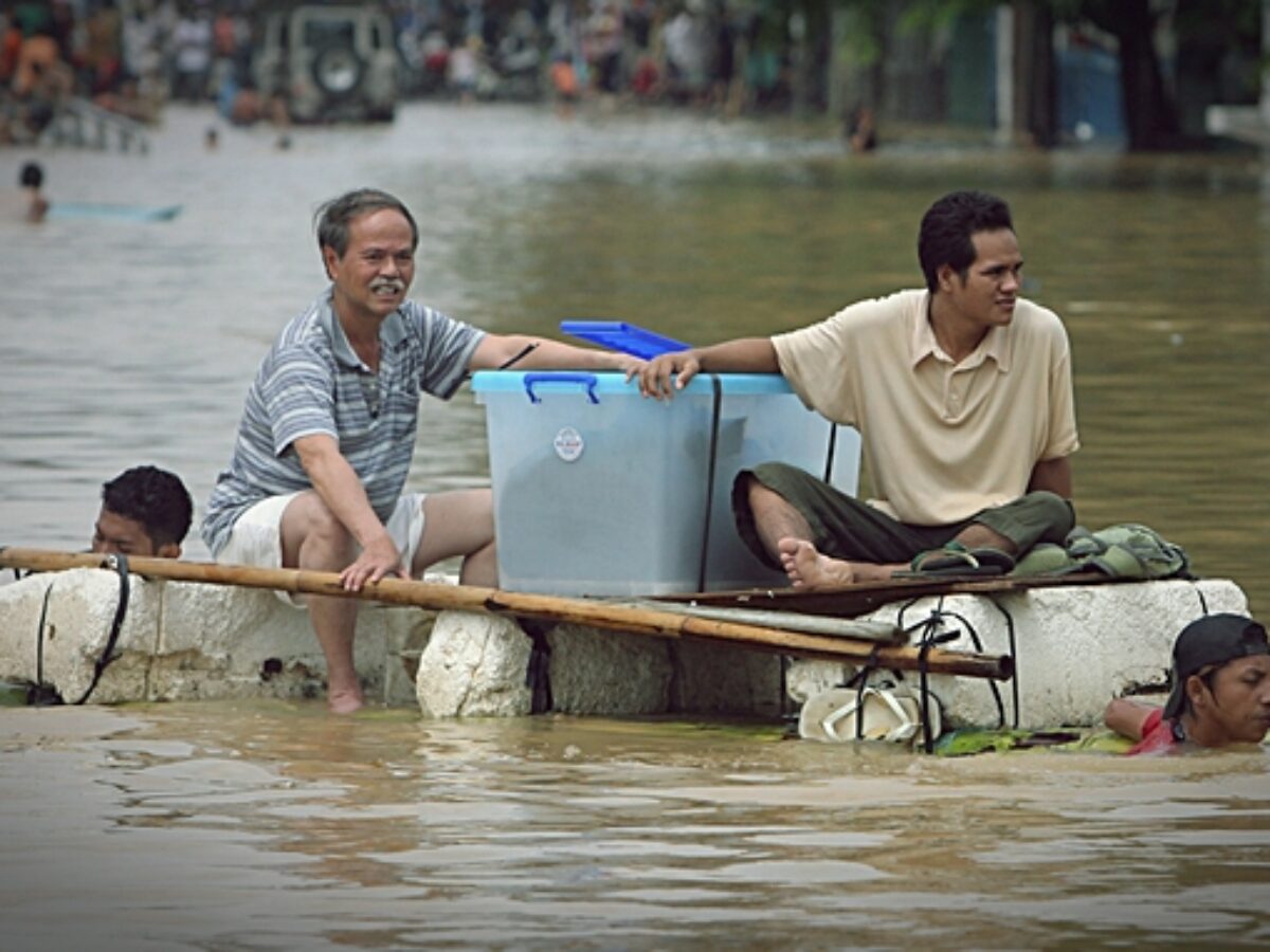 Perbedaan Abrasi Dengan Banjir Rob