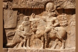 Singgasana King of the Kings Versi Persia Kuno dan Tangerang