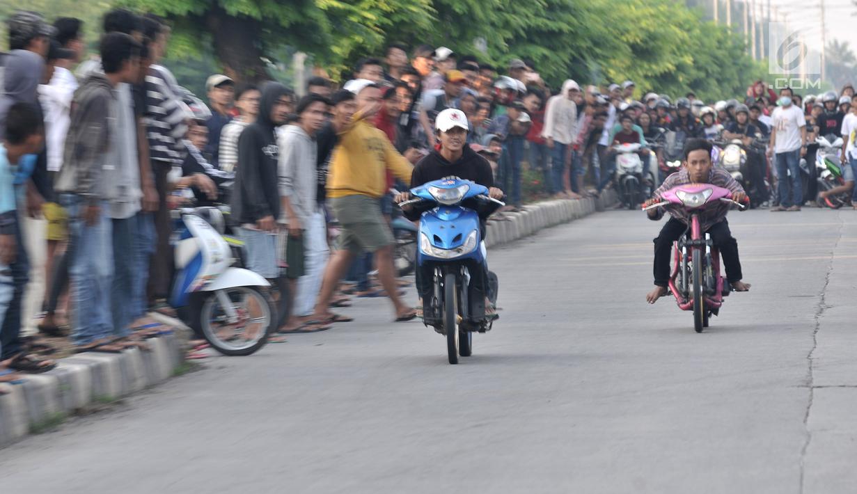 Remaja Suka Motor Bising dan Balap Liar  Ada yang Salah 