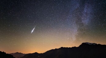 Dari Supermoon Hingga Hujan Meteor, Ini 6 Fenomena Langit di Bulan April