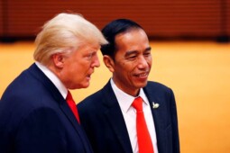 Riset Cuaca Panas Pembasmi Corona di Balik Kekompakan Jokowi-Trump