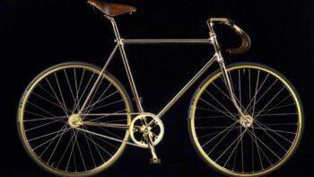 Sepeda Auramania Crystal Edition Gold Bike (LIputan6)