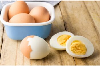 telur merupakan salah satu makanan mengandung seng (ilustrasi Freepik)