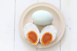 Telur Bebek Vs Telur Ayam, Mana yang Punya Nutrisi Lebih Baik?