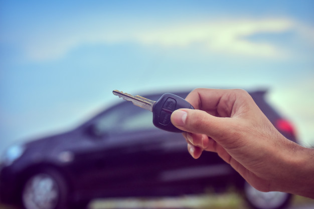 Pakailah kunci cadangan saat kunci tertinggal di dalam mobil (ilustrasi Freepik)