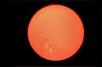 Bintik Matahari Terdeteksi, Adakah Pengaruhnya Terhadap Bumi?