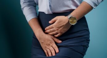 Hukum Keluar Flek Cokelat pada Wanita Saat Puasa, Bikin Batal?